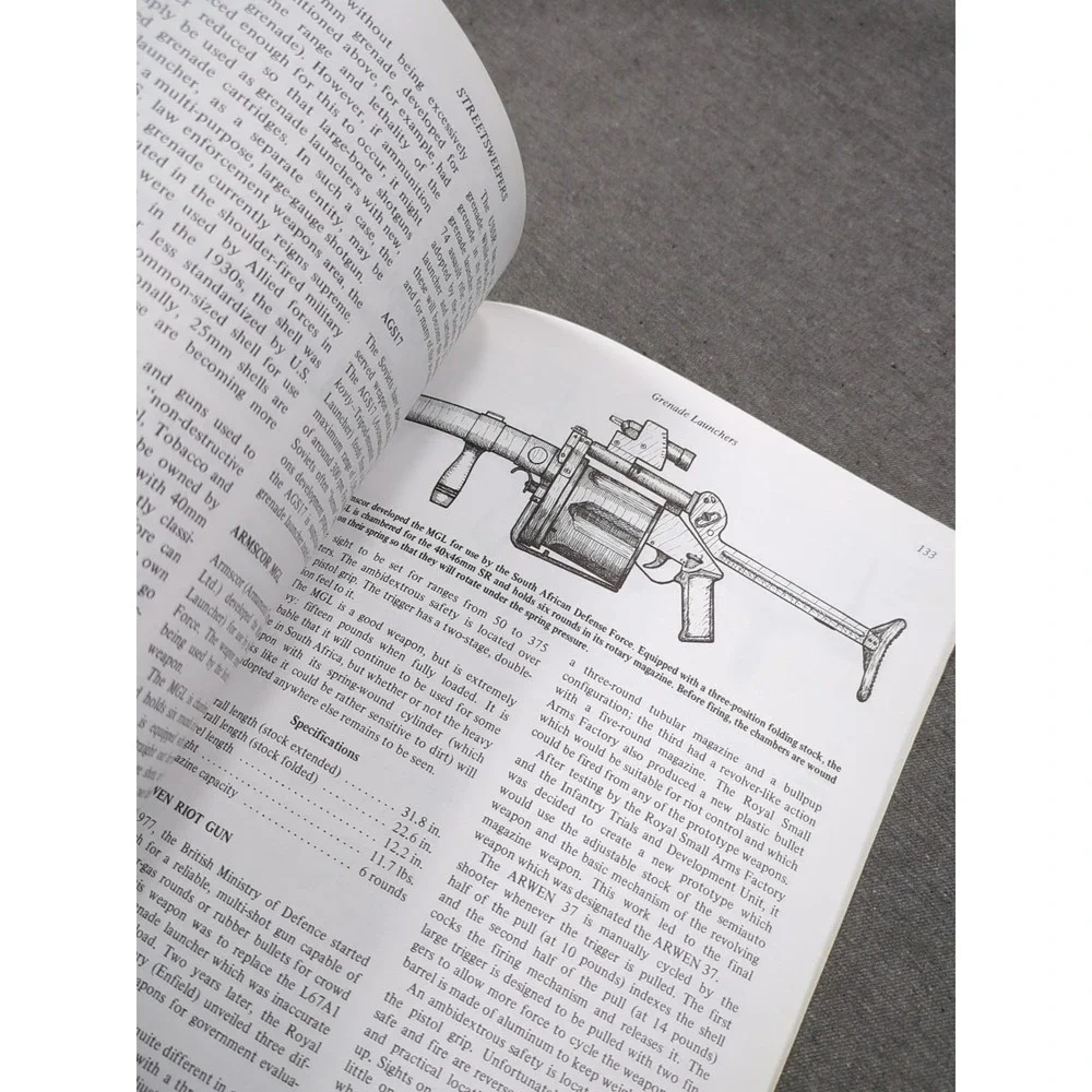 Streetsweepers‎ : The Complete Book of Combat Shotguns by Duncan Long 1987